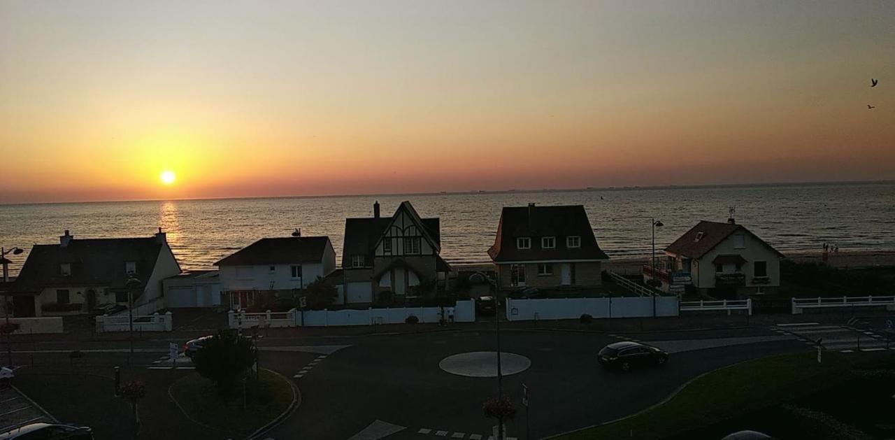Appartement Neuf Beautiful Villers 1-4 Pers Avec Parking Prive Et A 200 M Plage Buitenkant foto