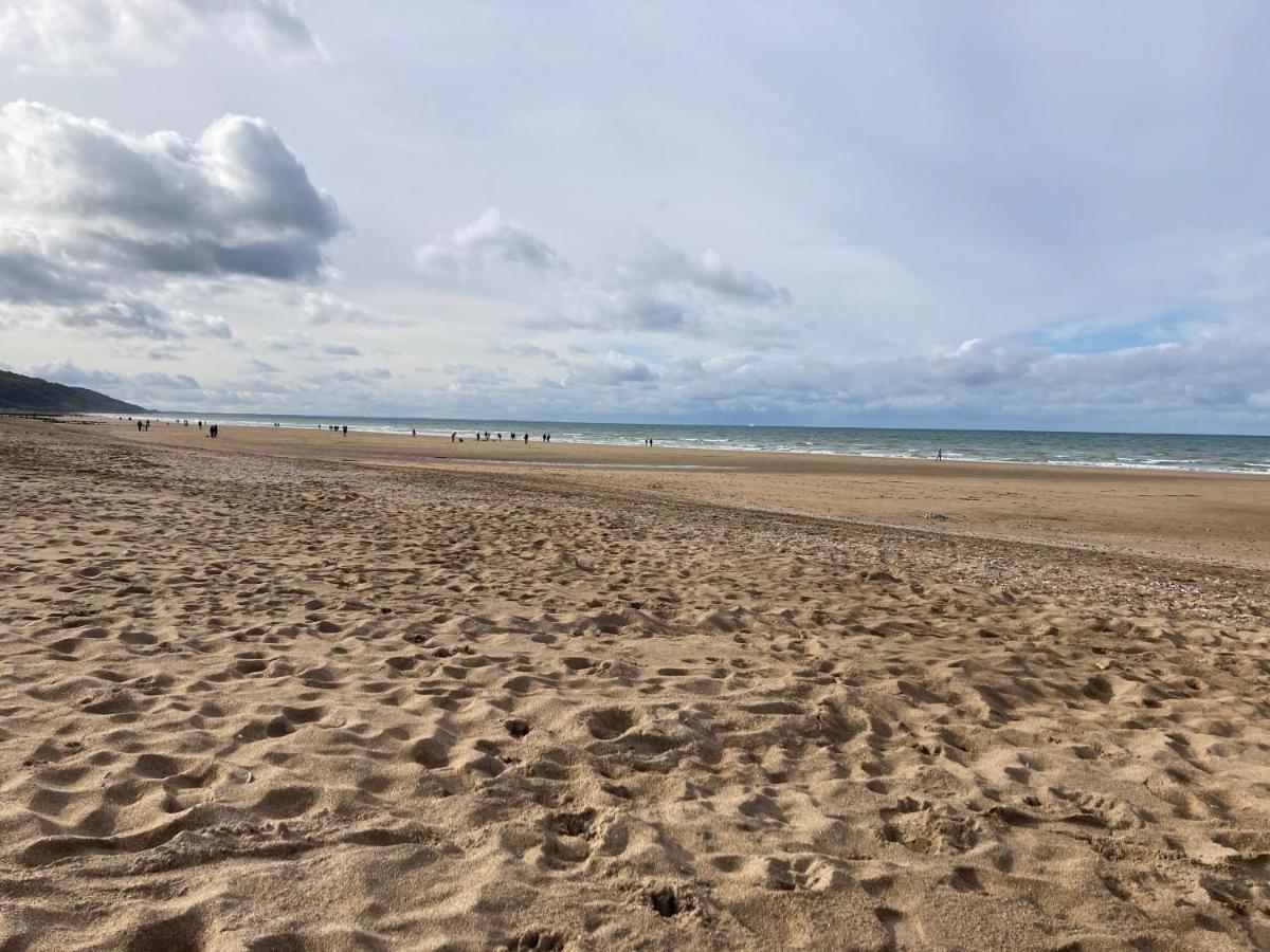 Appartement Neuf Beautiful Villers 1-4 Pers Avec Parking Prive Et A 200 M Plage Buitenkant foto